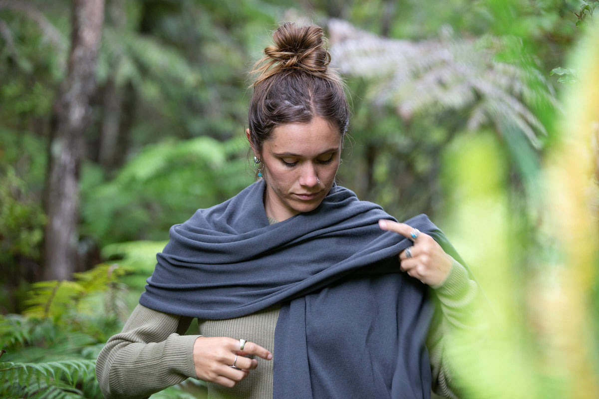 Moana Wrap Charcoal