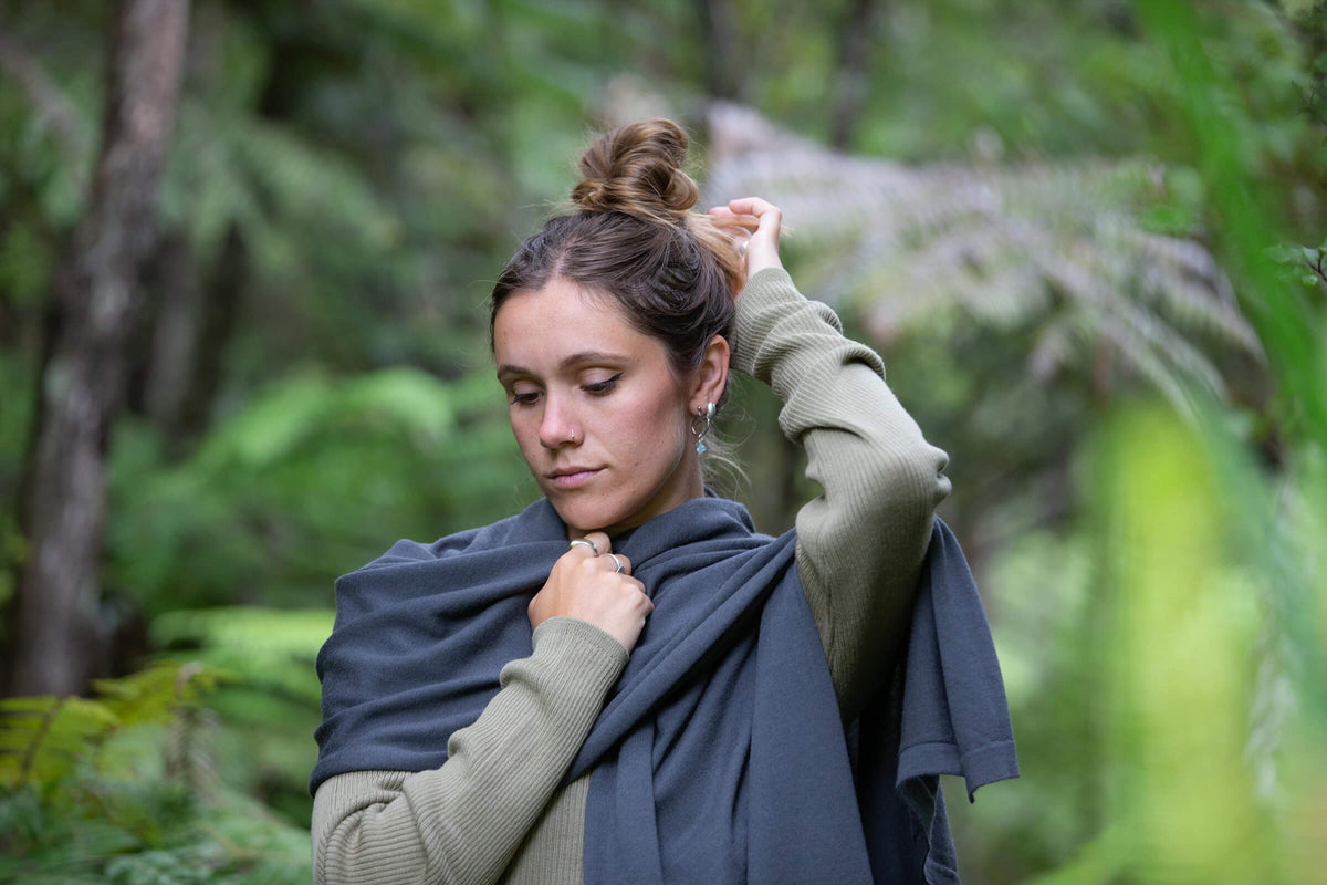 Moana Wrap Charcoal